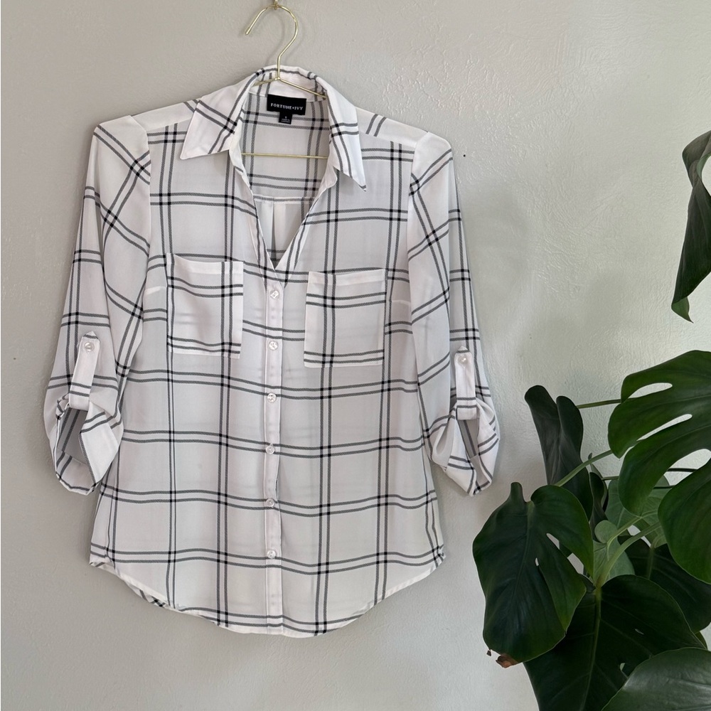 💖3 for $20 bundle💖 Black and Whitw Windowpane Button-Front Blouse